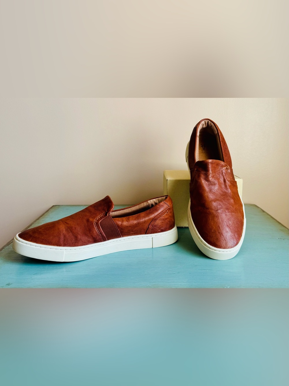 Frye Women’s Slip-On Ivy Cognac Leather EUC 8.5 M Style 3471274